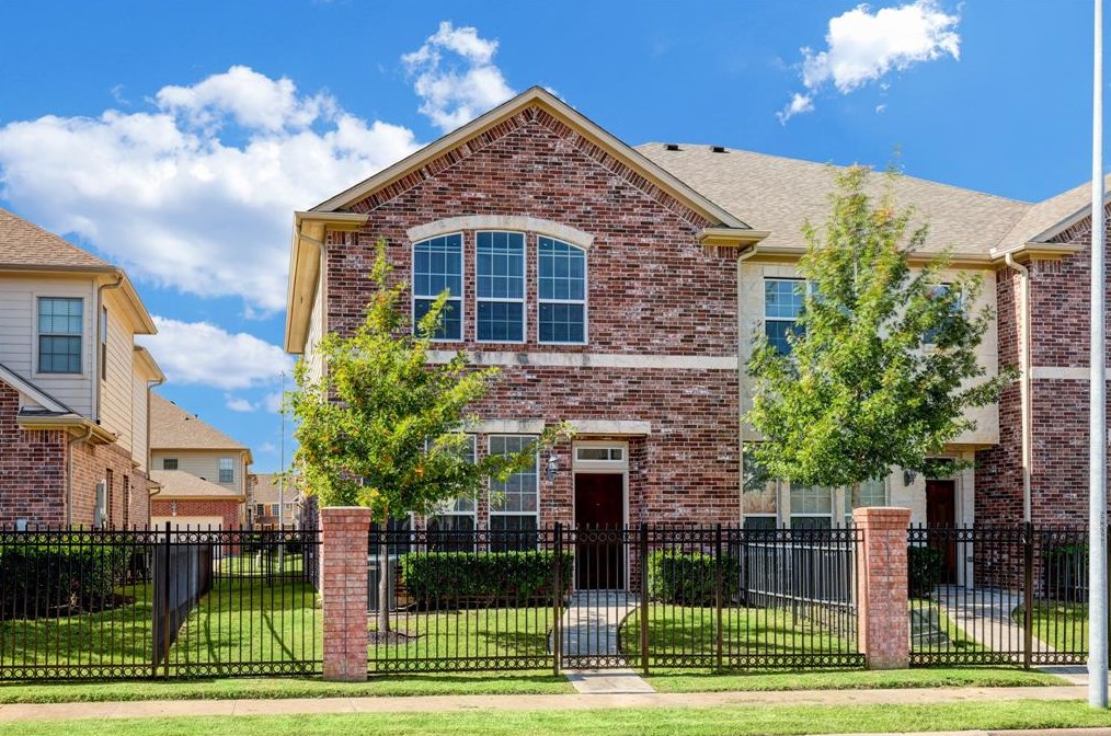 2727 Misty Heath Ln, Houston, TX 77082