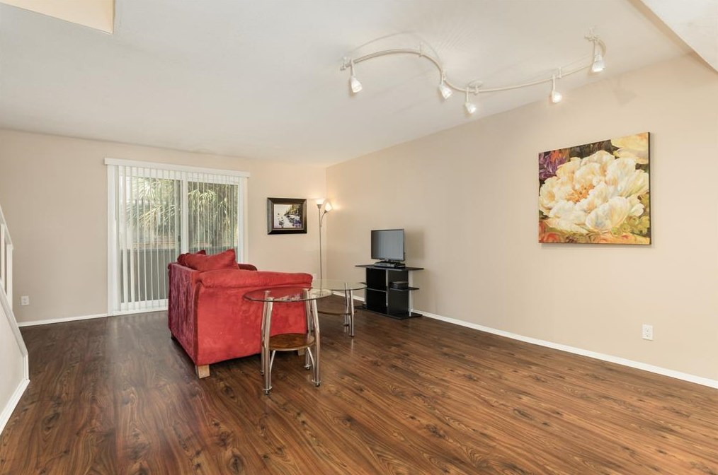215 Postoffice St #304, Galveston, TX 77550