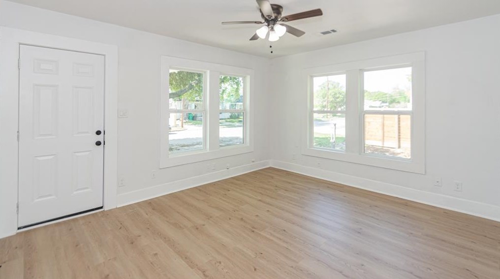 502 Jones St, Baytown, TX 77520-4037