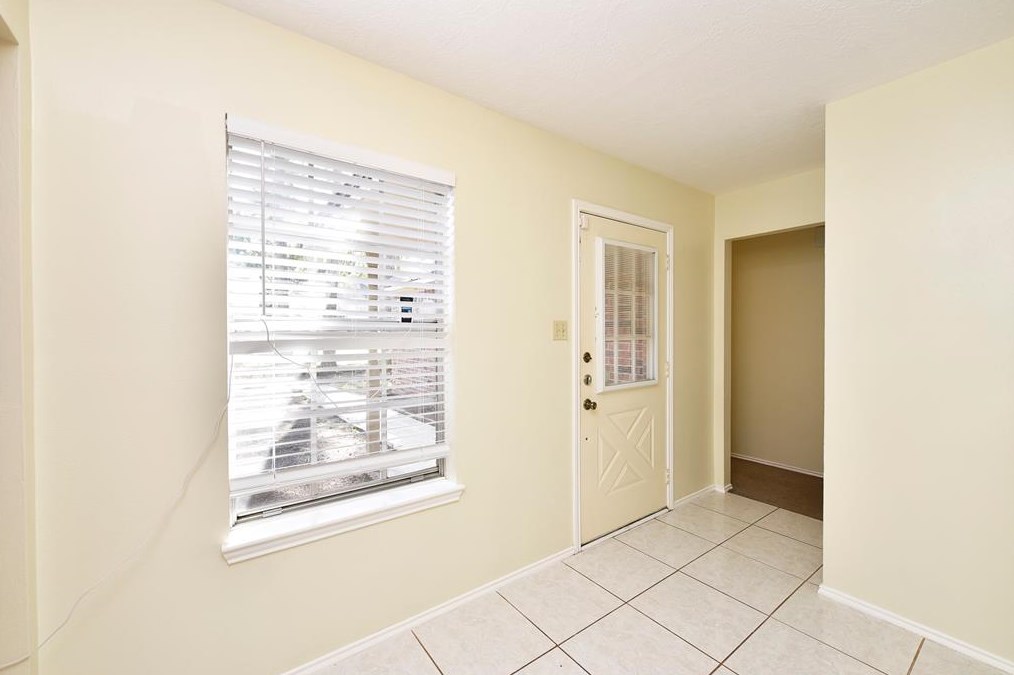 69 Hickory Oak Dr, Spring, TX 77381