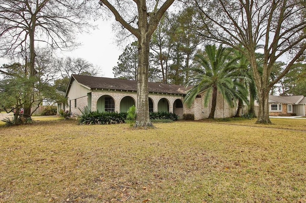 10203 Barwood Dr, Houston, TX 77043-2905