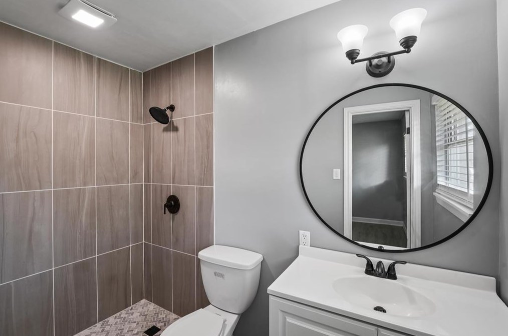 6114 Glencoe St, Houston, TX 77087-3224