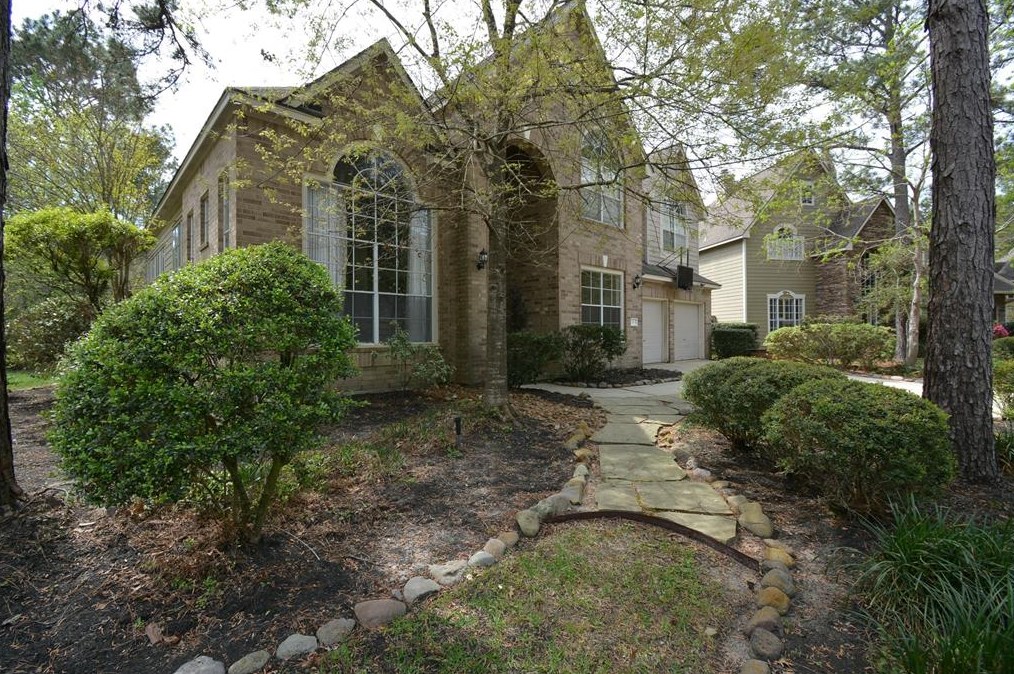 15 Larks Aire Pl, Spring TX  77381-6447 exterior