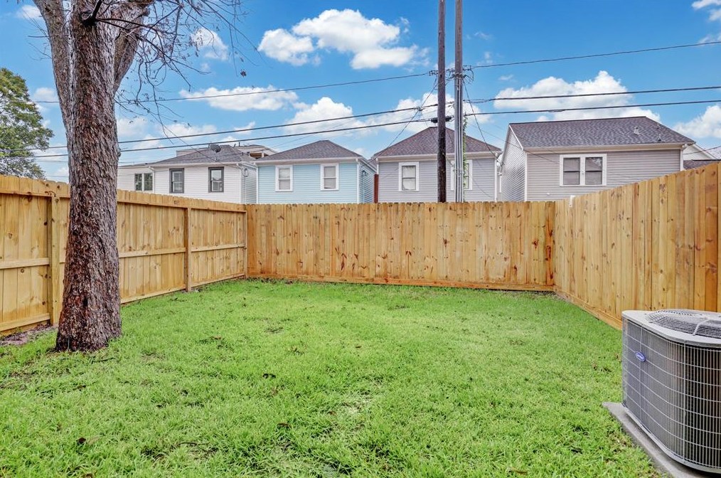 228 24 St, Houston TX  77008-2035 exterior