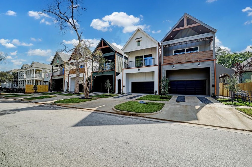 228 24th St, Houston, TX 77008-2548
