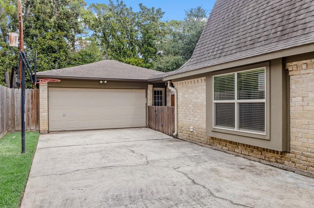 16210 Chipstead Dr, Spring TX  77379-6503 exterior