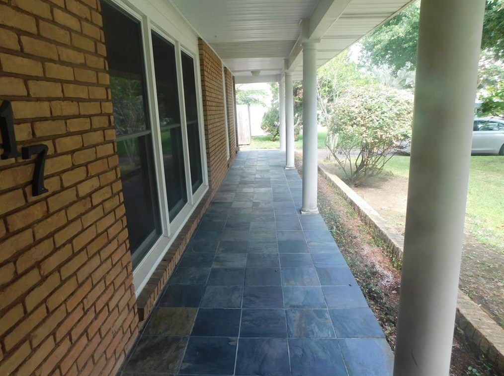 2317 Dorrington St, Houston TX  77030-3211 exterior
