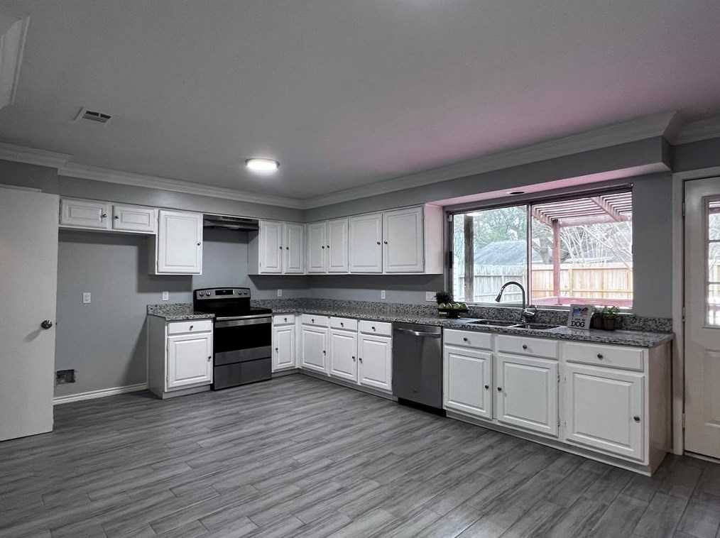 15330 Meadow Village Dr, Houston TX  77095-2014 exterior