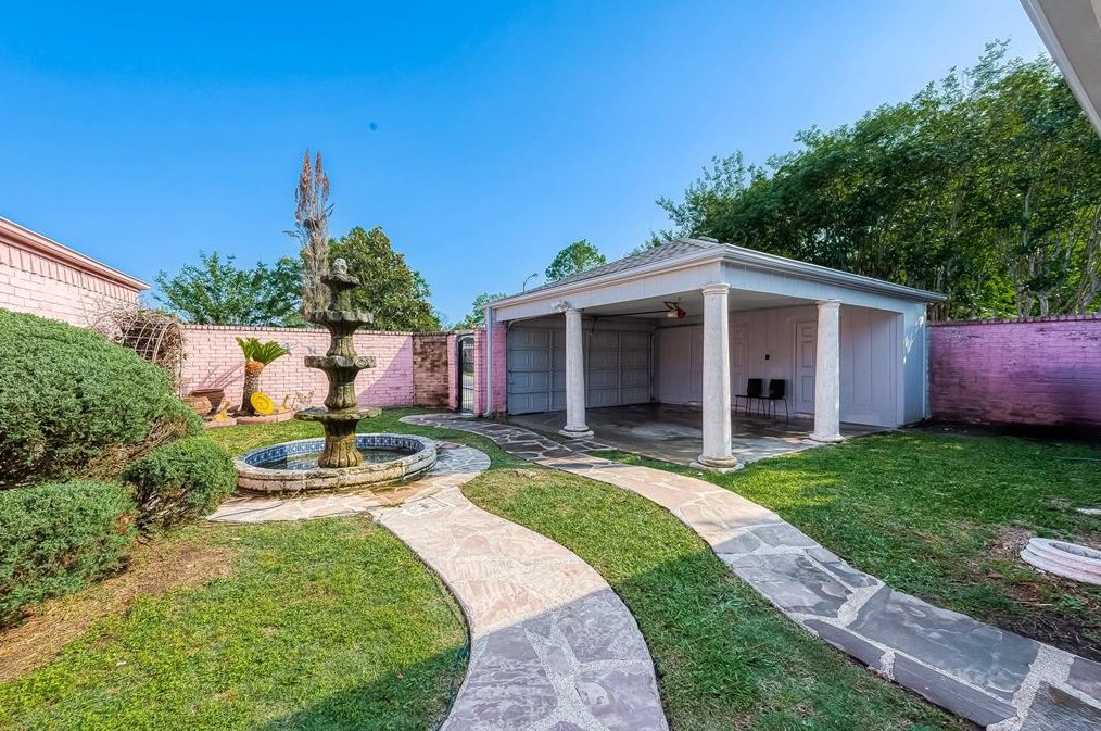 16130 Queensdale Dr, Houston, TX 77082-2809