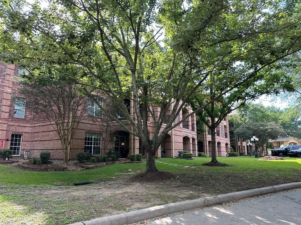 2815 Kings Crossing Dr # 309, Humble, TX 77345