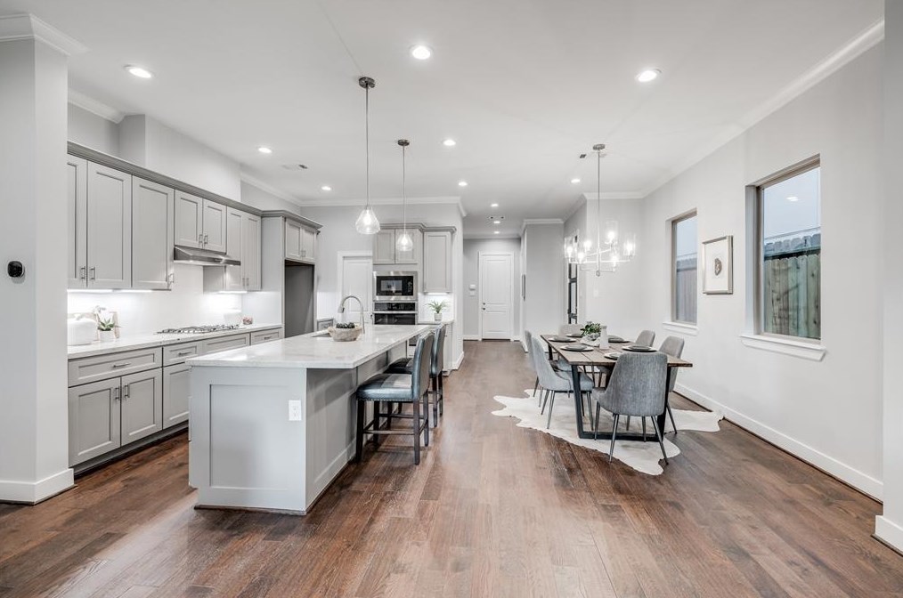 304 27 St, Houston TX  77008-2130 exterior