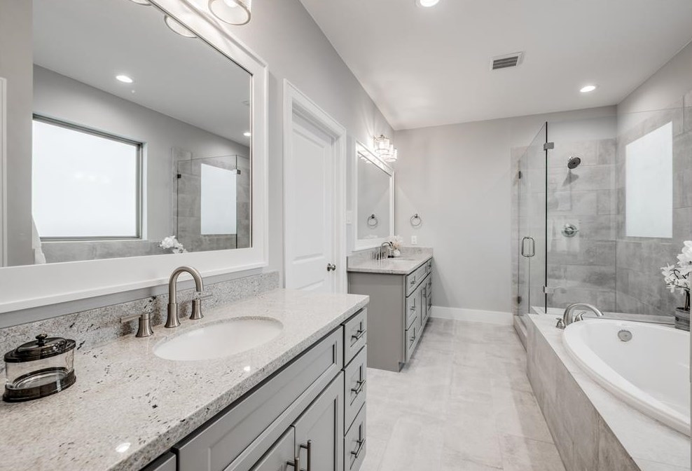 304 27 St, Houston TX  77008-2130 exterior