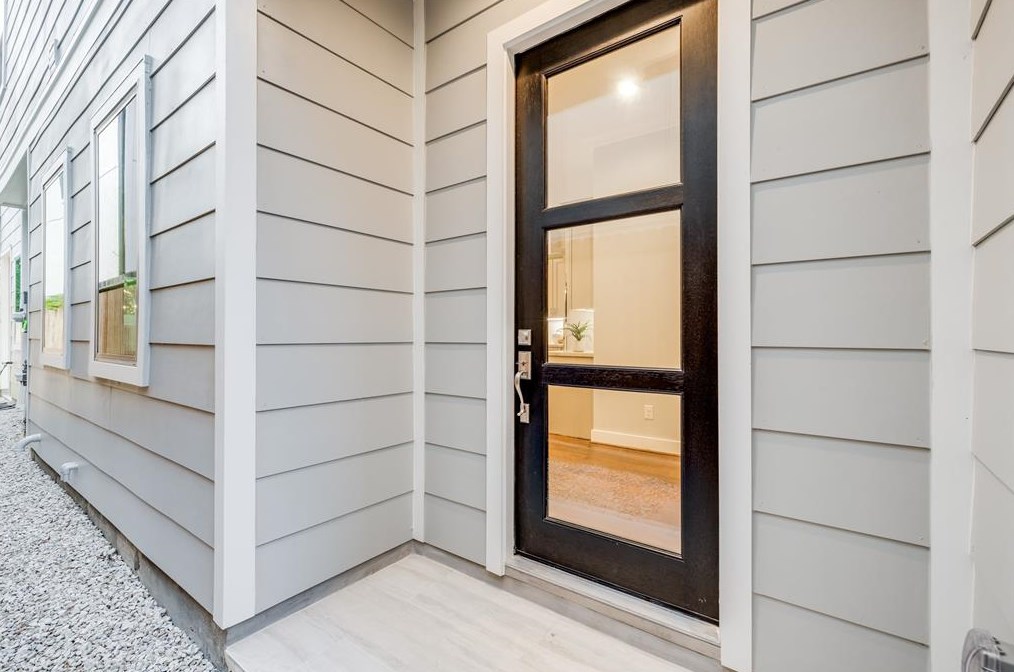 304 27 St, Houston TX  77008-2130 exterior