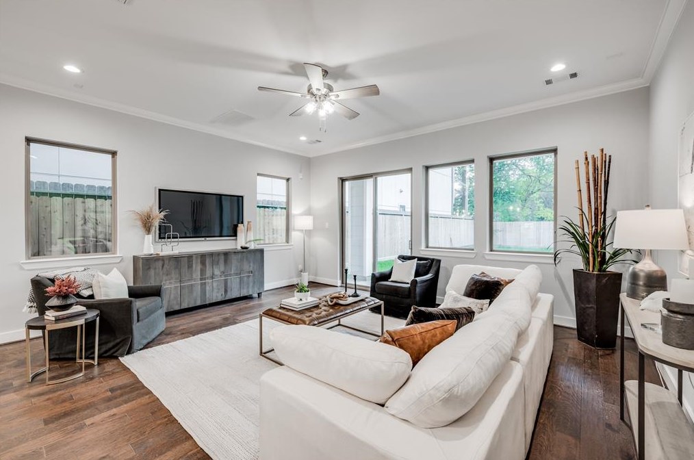 304 27 St, Houston TX  77008-2130 exterior