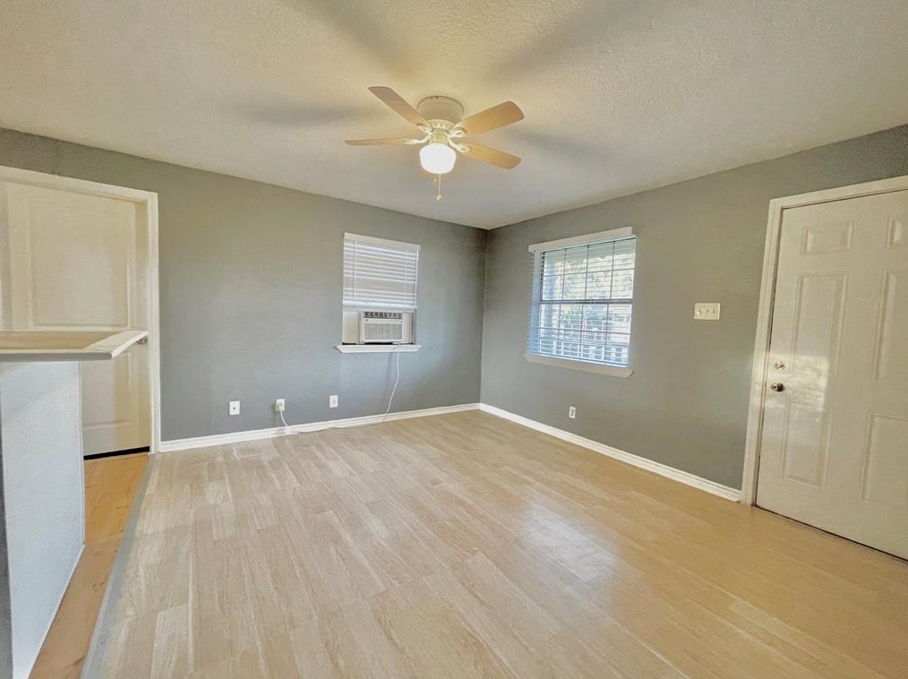 2125 Chew St, Houston TX  77020-4437 exterior
