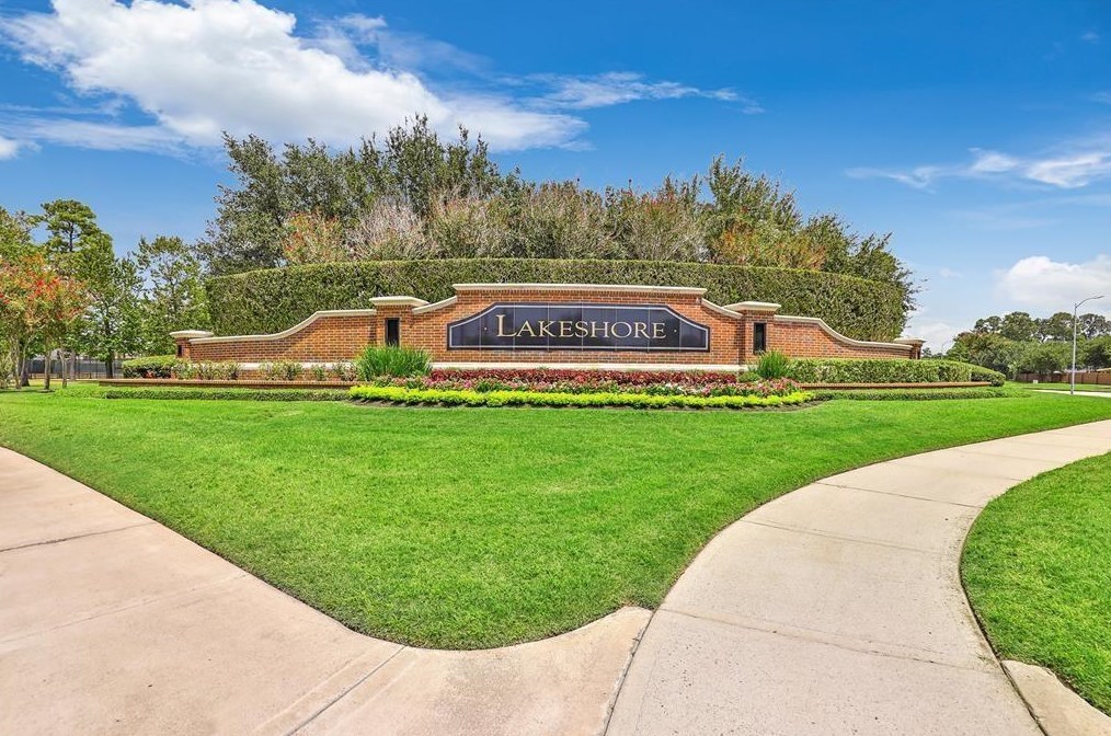 13527 Delwood Spg Ln, Houston TX  77044-1378 exterior