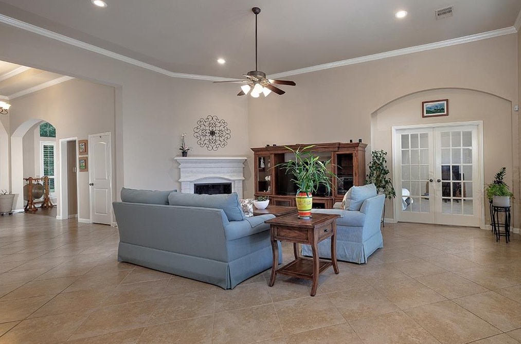 13527 Delwood Spg Ln, Houston TX  77044-1378 exterior