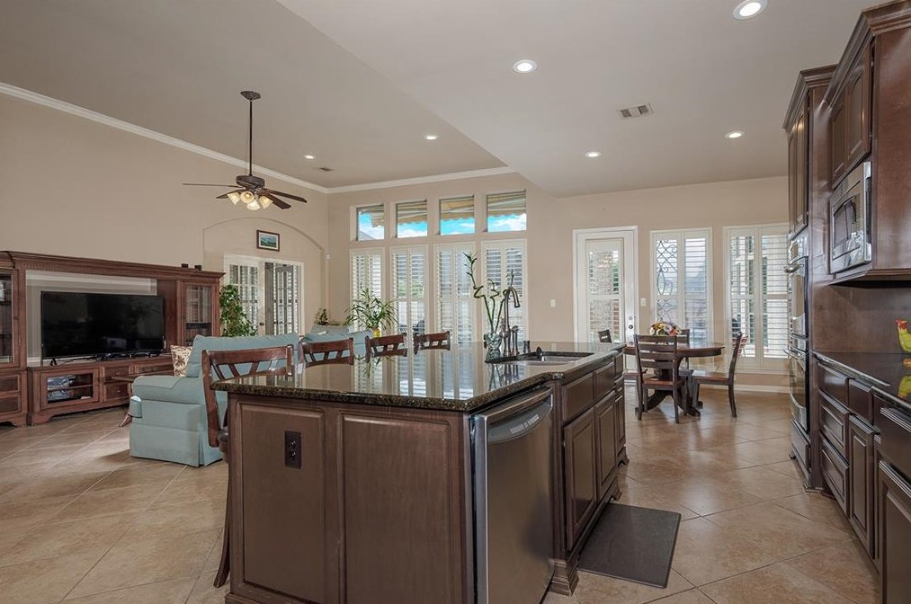 13527 Delwood Spg Ln, Houston TX  77044-1378 exterior