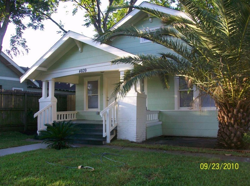 4609 Woodside St, Houston, TX 77023