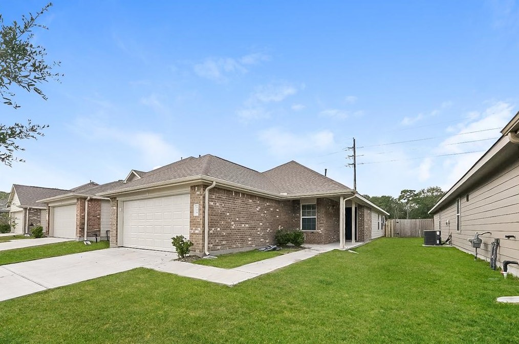 618 Lexus Dr, Humble, TX 77396