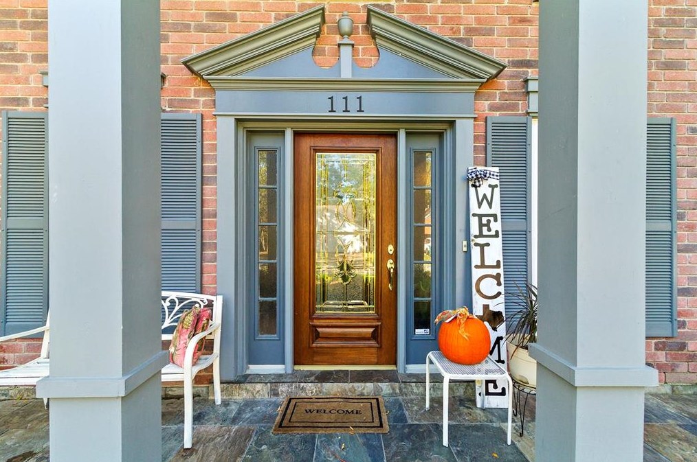 111 Village Knoll Cir, Spring TX  77381-4434 exterior