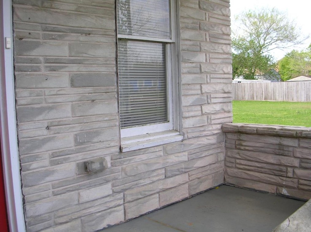 12204 Palmsprings Dr, Houston, TX 77034