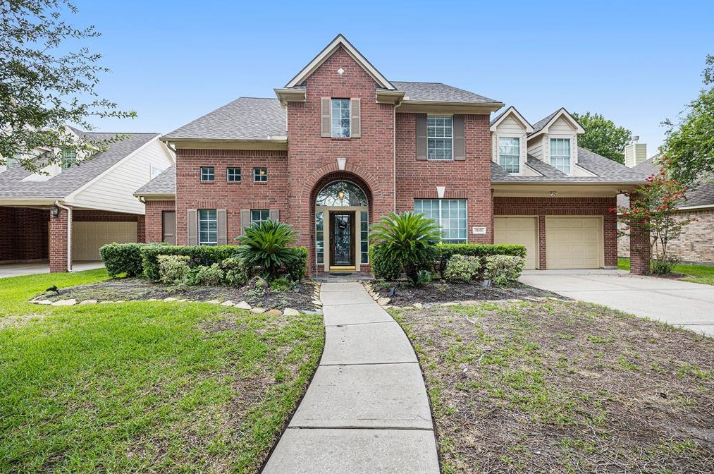 11421 Stoney Falls Dr, Houston, TX 77095