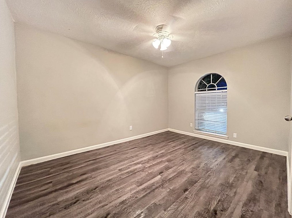 11211 Sageberry Dr, Houston TX  77089-2102 exterior