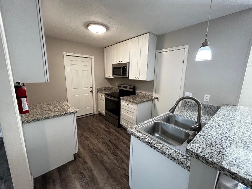 11211 Sageberry Dr, Houston TX  77089-2102 exterior