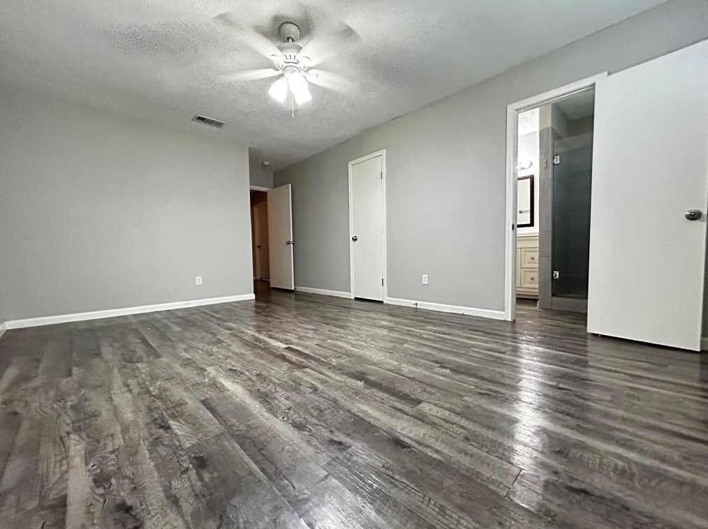 11211 Sageberry Dr, Houston TX  77089-2102 exterior