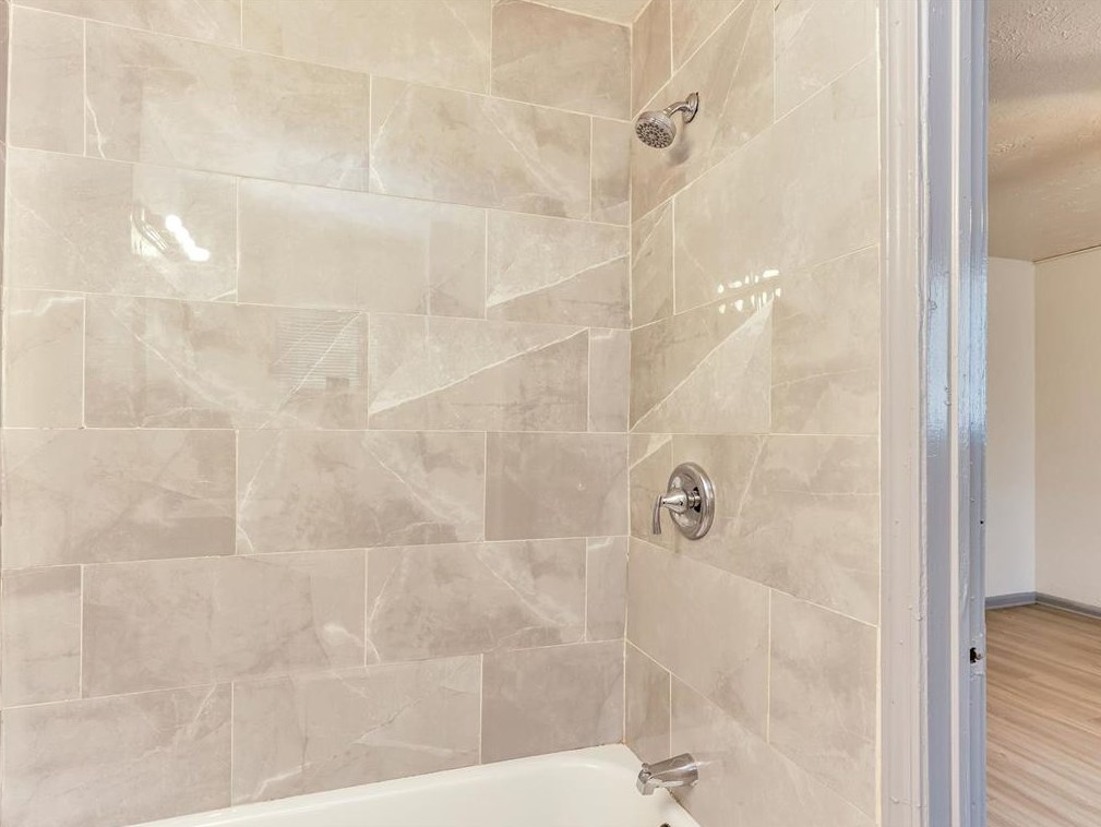 2811 Broad #3, Houston, TX 77087
