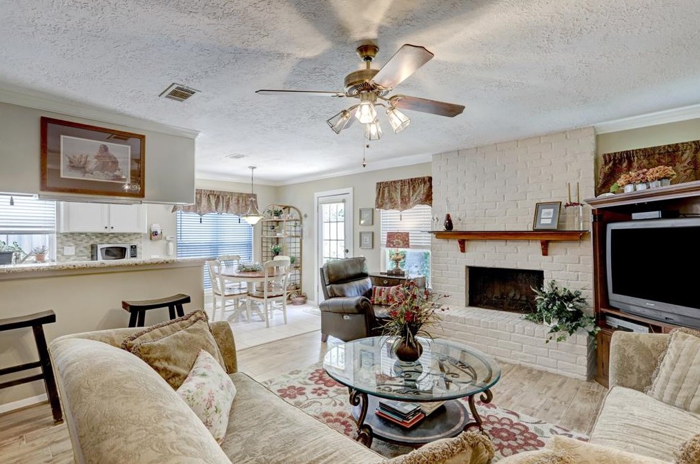 2218 Gray Fls Dr, Houston TX  77077-6500 exterior