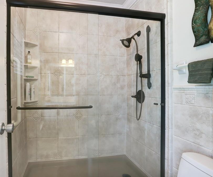 2218 Gray Fls Dr, Houston TX  77077-6500 exterior
