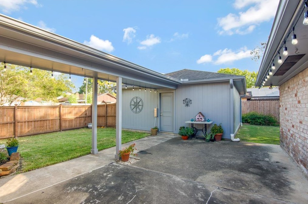 10530 Sagemeadow Ln, Houston TX  77089-3806 exterior