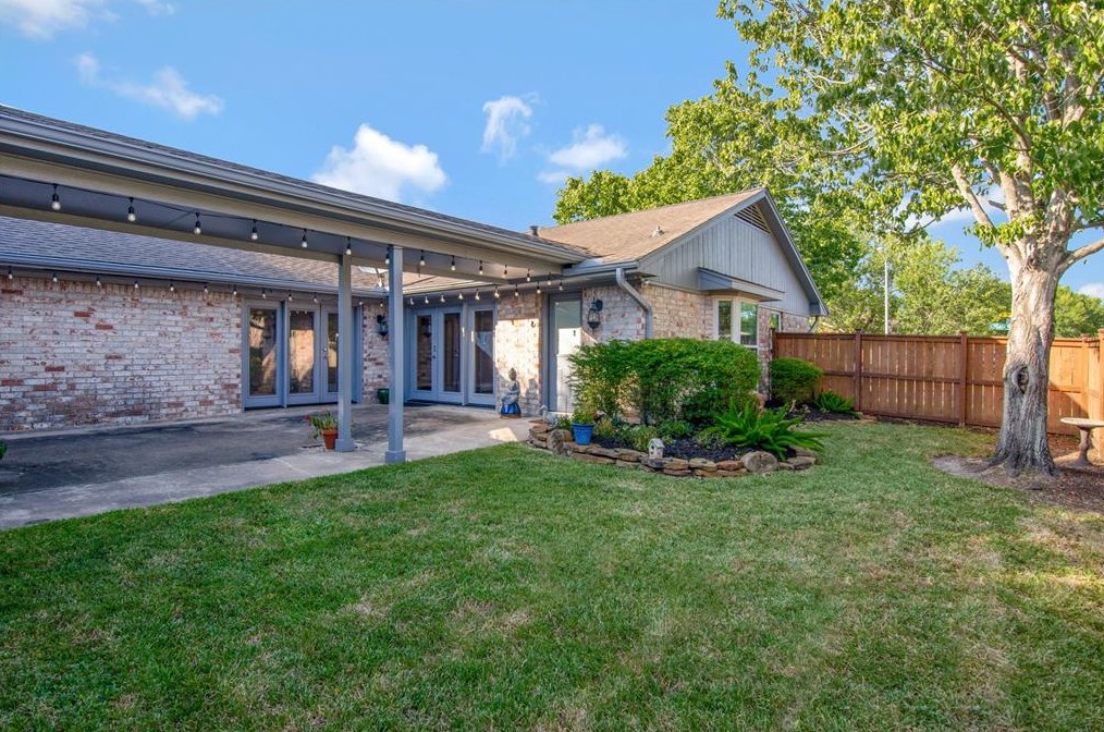 10530 Sagemeadow Ln, Houston TX  77089-3806 exterior