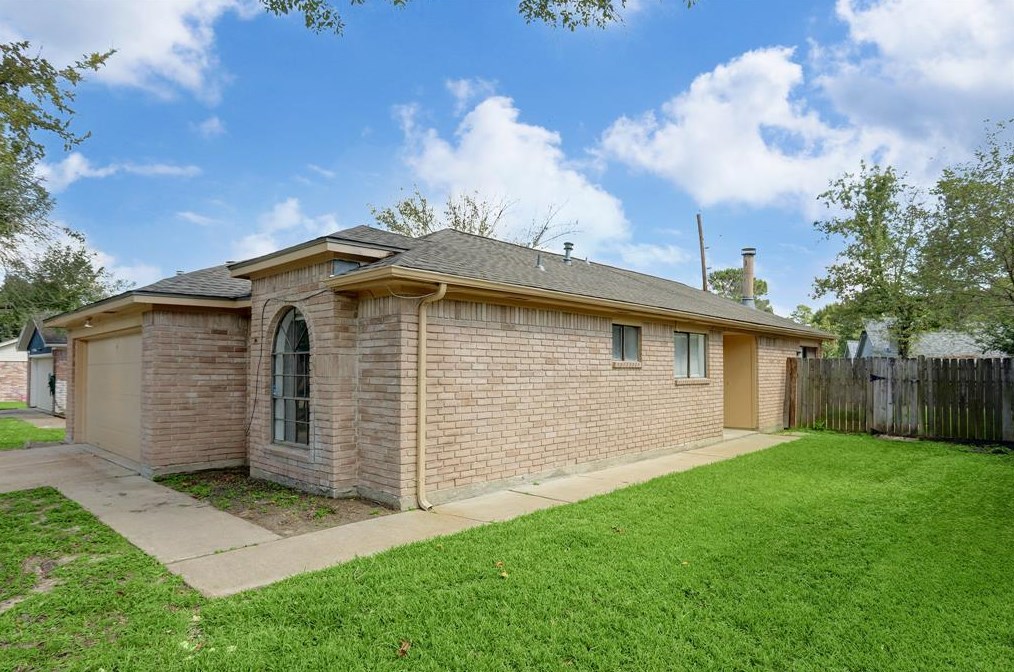 11602 Henley Dr, Houston, TX 77064