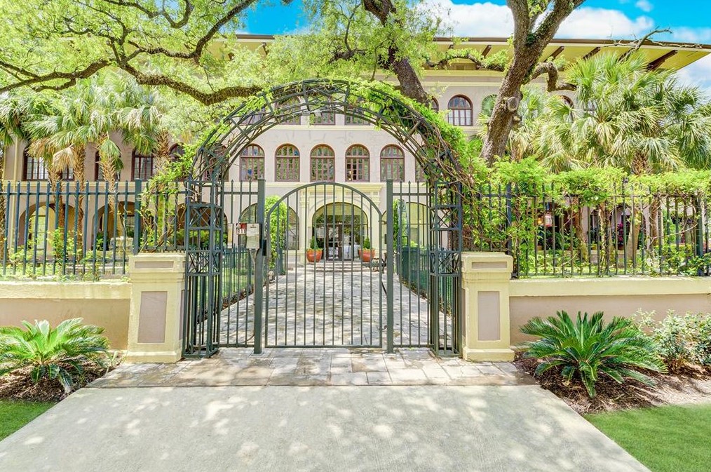 2700 Albany St #2c, Houston, TX