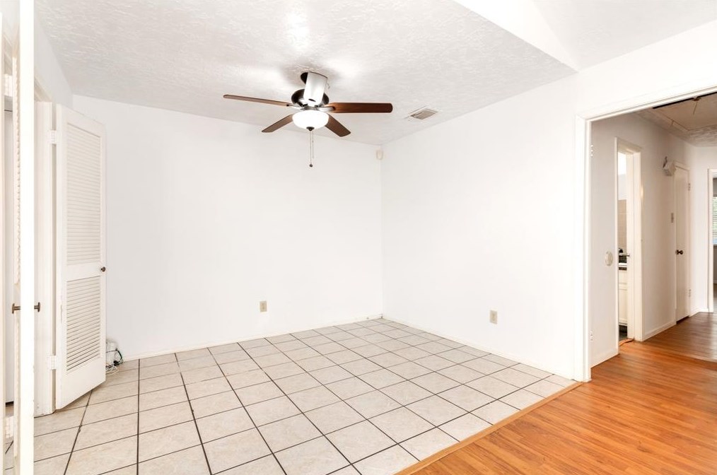 16006 Los Altos Dr, Houston TX  77083-2931 exterior