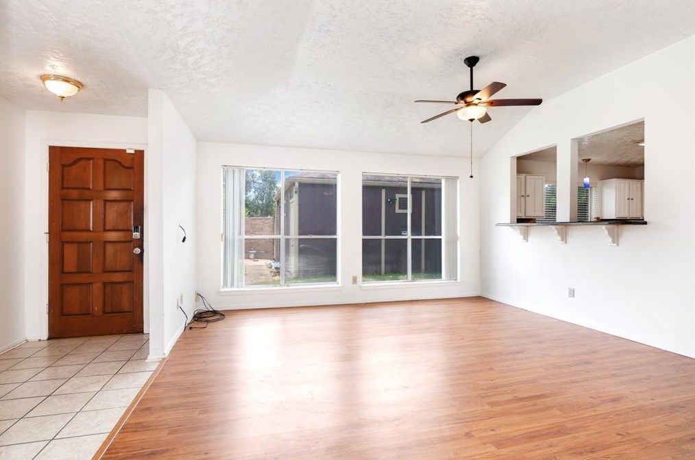 16006 Los Altos Dr, Houston TX  77083-2931 exterior