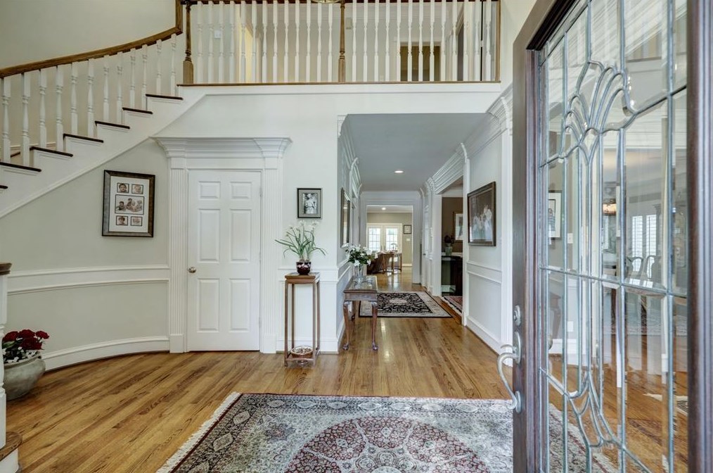 21 Woodsborough Cir, Houston TX  77055-7533 exterior