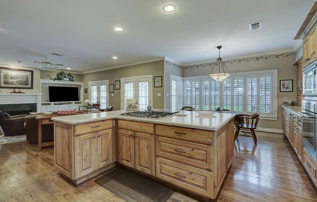 21 Woodsborough Cir, Houston TX  77055-7534 exterior