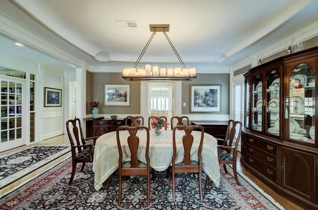 21 Woodsborough Cir, Houston TX  77055-7534 exterior
