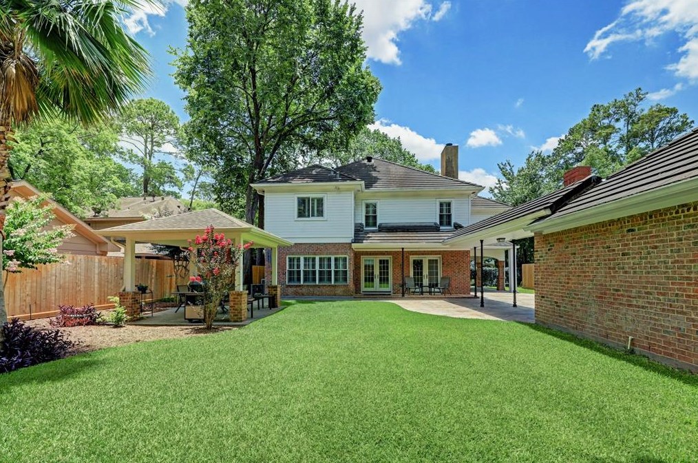 21 Woodsborough Cir, Houston TX  77055-7534 exterior