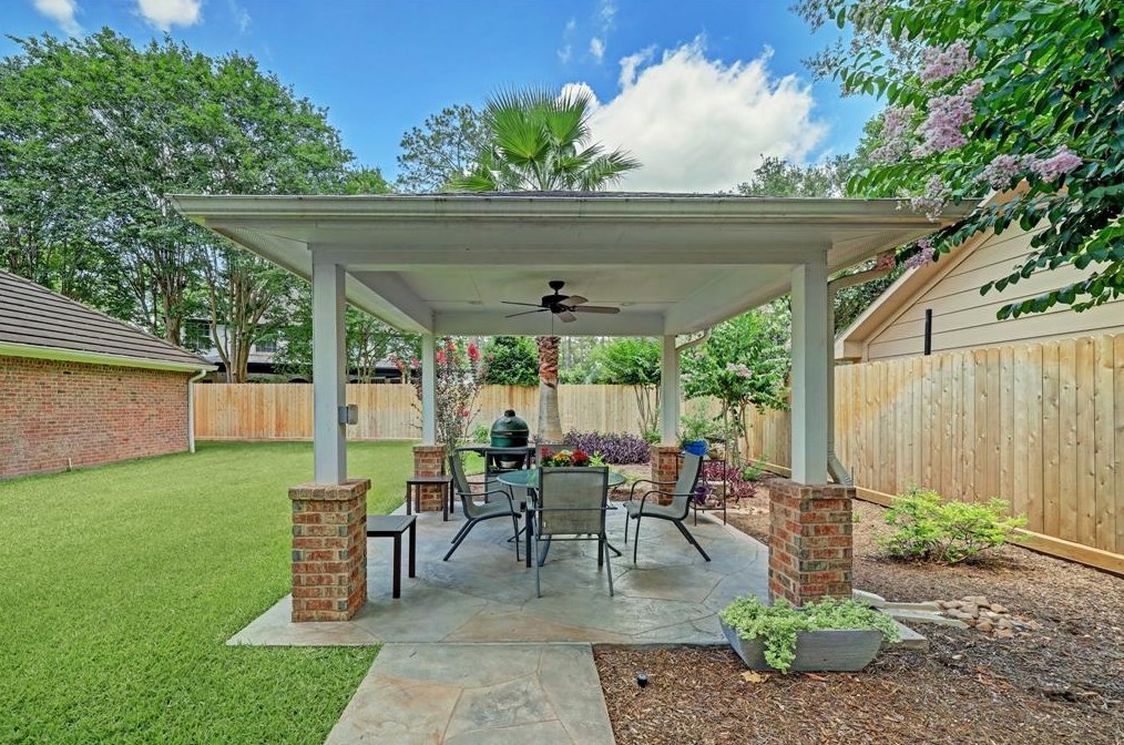 21 Woodsborough Cir, Houston TX  77055-7534 exterior