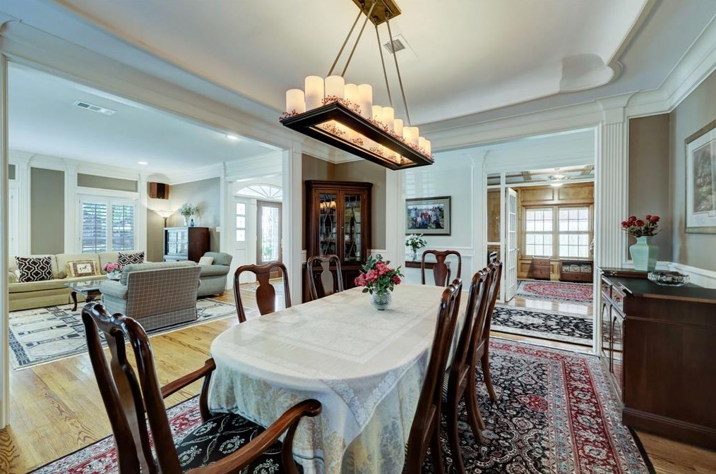 21 Woodsborough Cir, Houston TX  77055-7534 exterior