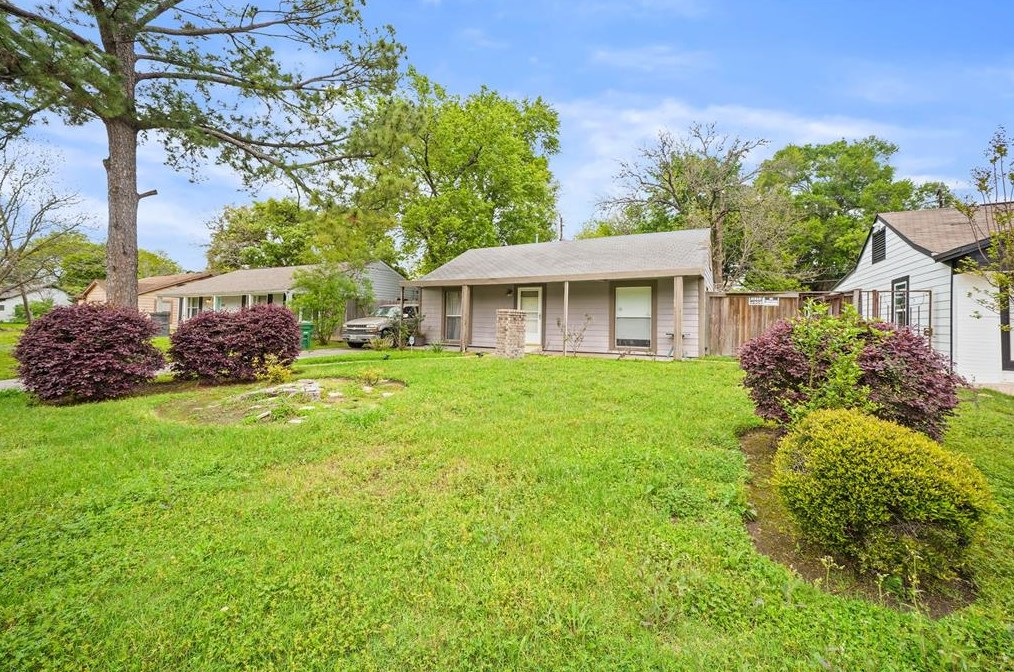 4911 Culmore Dr, Houston, TX 77021-3017