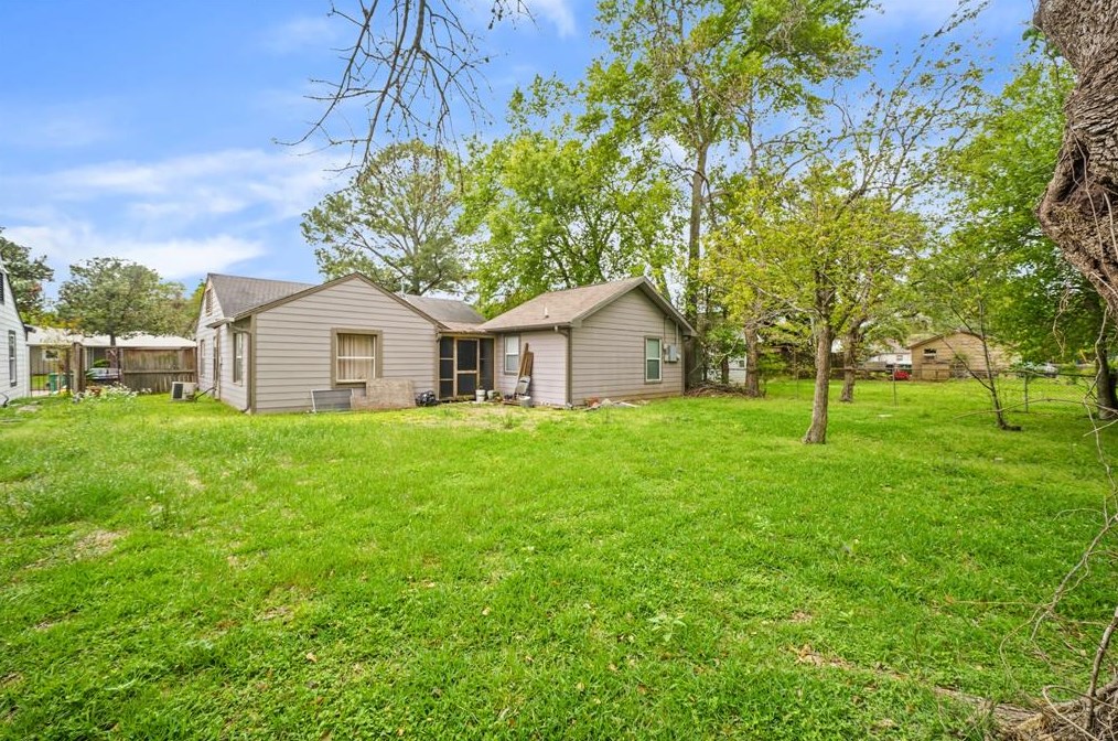 4911 Culmore Dr, Houston TX  77021-3017 exterior