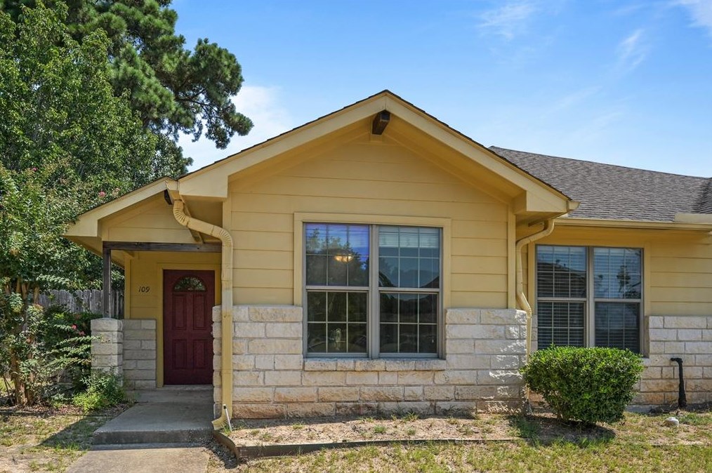 111 Bolero Way, Huntsville, TX 77340