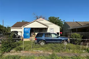 1103 Hoffman St, Houston, TX 77020 - Photo 1