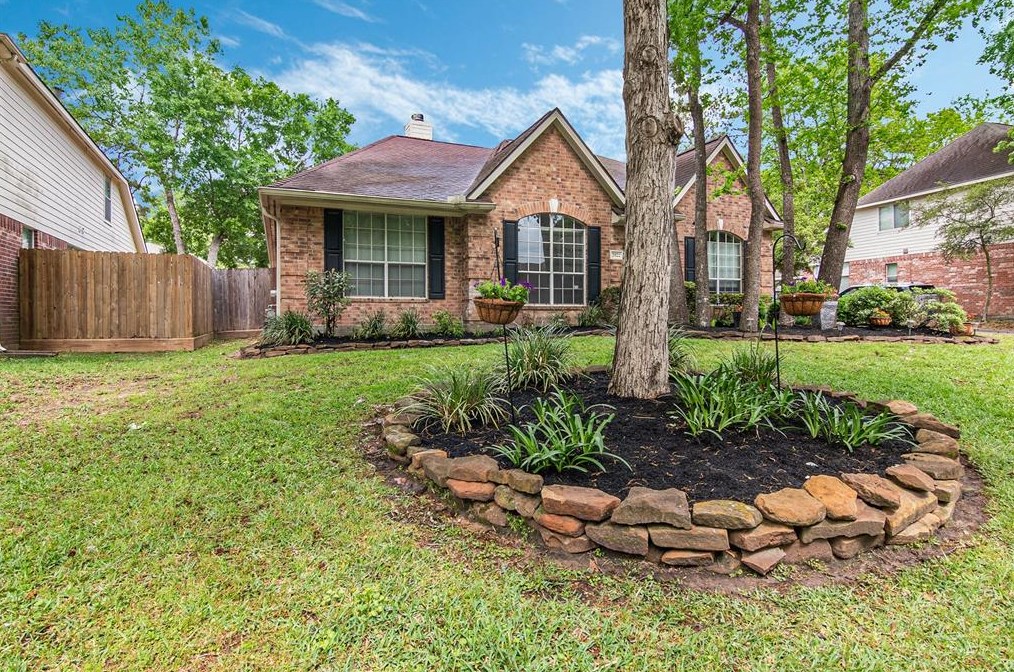2922 Maple Bend Dr, Humble, TX 77345